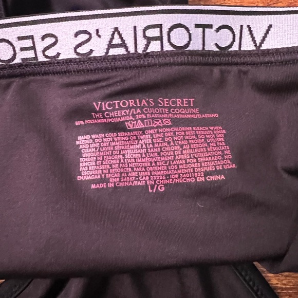 Victoria’s Secret Bikini - Picture 3 of 4